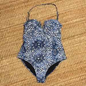 Jessica Simpson One-Piece Suimsuit